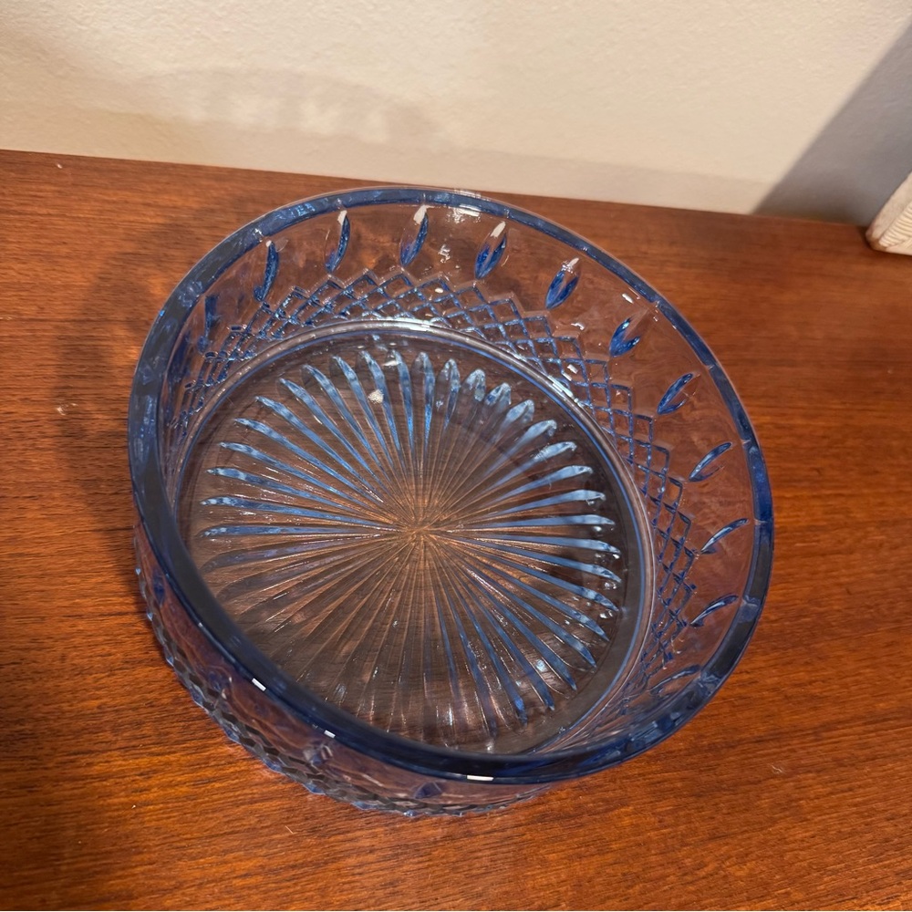 Vintage Indiana Glass Ice Blue Princess Pattern Covered Candy Dish trinket box - Picture 2 of 6